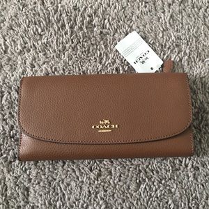 NWT Coach Saddle Checkbook Wallet Pebble Leather